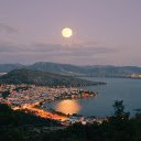 Coastal night town  screen for extension Chrome web store in OffiDocs Chromium