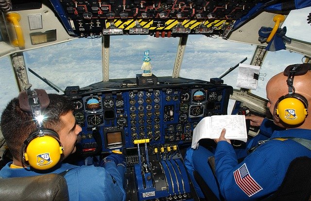 Kostenloser Download Cockpit Flugzeug C130 Transport Kostenloses Bild, das mit dem kostenlosen Online-Bildeditor GIMP bearbeitet werden kann