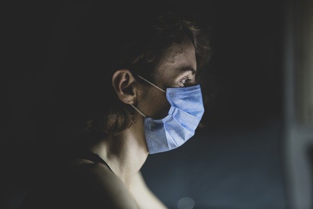 GIMP ücretsiz çevrimiçi resim düzenleyiciyle düzenlenecek ücretsiz indir koronavirüs maskesi karantina virüsü ücretsiz resmi