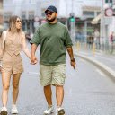 Couple walking on the street  screen for extension Chrome web store in OffiDocs Chromium