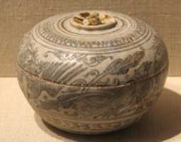Free download Covered Box with Design of Four Birds free photo or picture to be edited with GIMP online image editor
