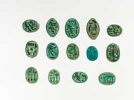 ດາວໂຫຼດຟຣີ Cowroid Seal Amulet Inscribed with the Name of Hatshepsut free photo or picture to be edited with GIMP online image editor