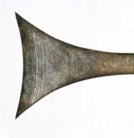 ดาวน์โหลดภาพฟรี Crescent-Shaped Axe Head (Chandrasa) หรือรูปภาพที่จะแก้ไขด้วยโปรแกรมแก้ไขรูปภาพออนไลน์ GIMP