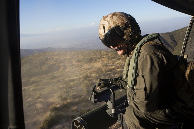 Free download crew airmen helicopter aircrew free picture to be edited with GIMP free online image editor