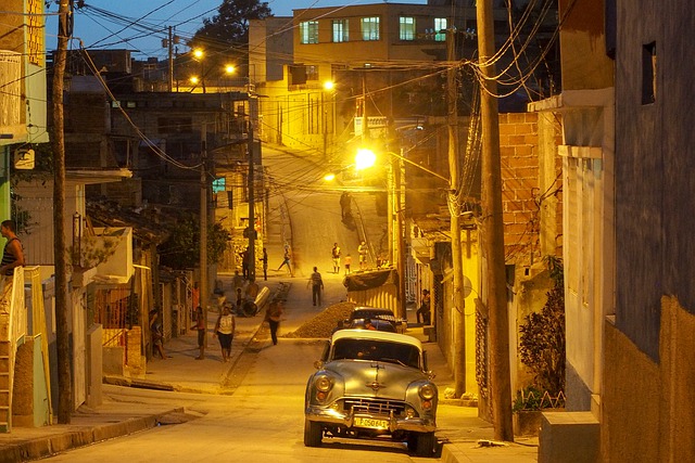 يمكنك تنزيل صورة مجانية للسيارة العتيقة من كوبا سانتياغو دي كوبا لتحريرها باستخدام محرر الصور المجاني عبر الإنترنت من GIMP
