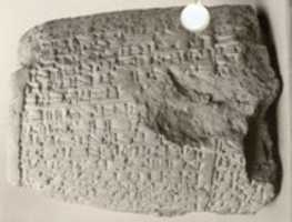 Descarga gratuita Cilindro cuneiforme: inscripción de Nabonido que describe el trabajo en Ebabbar, el templo del dios sol Shamash, en Sippar. Foto o imagen gratis para editar con el editor de imágenes en línea GIMP.