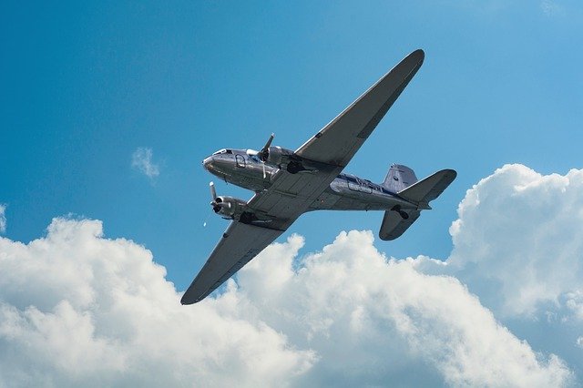 הורדה חינם של dc 3 מטוס וינטג' תמונה בחינם לעריכה עם עורך תמונות מקוון בחינם של GIMP