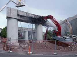 Descărcare gratuită Demolition of Central Freeway at Duboce and Valencia, 2003. fotografie sau imagine gratuită pentru a fi editată cu editorul de imagini online GIMP