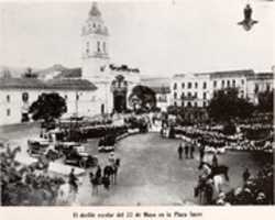 免费下载 Desfile escolar en la Plaza Sucre 免费照片或图片可使用 GIMP 在线图像编辑器进行编辑