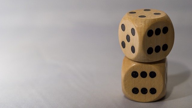 Скачать бесплатно макроигры в кости игры roll die бесплатное изображение для редактирования с помощью бесплатного онлайн-редактора изображений GIMP