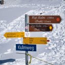 Directional Signages on Snowy Rigi Kulm Trail  screen for extension Chrome web store in OffiDocs Chromium