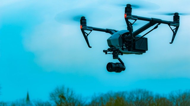 Kostenloser Download von dji inspire Drohnenflug Sky Air Kostenloses Bild, das mit dem kostenlosen Online-Bildeditor GIMP bearbeitet werden kann