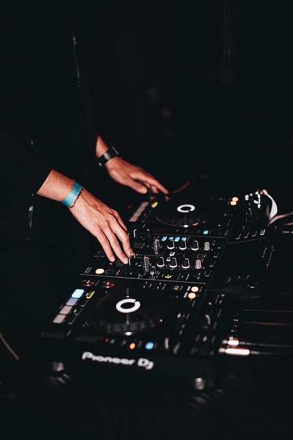 Free download djing sound engineer tuner dj free picture to be edited with GIMP free online image editor