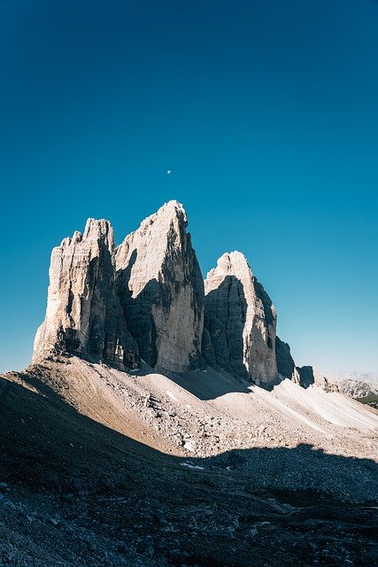 मुफ्त डाउनलोड डोलोमाइट्स तीन चोटियों के पहाड़ों की मुफ्त तस्वीर को जीआईएमपी मुफ्त ऑनलाइन छवि संपादक के साथ संपादित किया जाना है