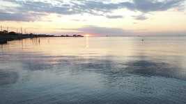 OpenShot 온라인 비디오 편집기로 편집할 수 있는 Drone Sunset Sea Surface 무료 비디오 다운로드