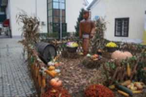 Free download Drvena skulptura i jesenski plodovi, Sveta Nedjelja, 23.10.2016. free photo or picture to be edited with GIMP online image editor