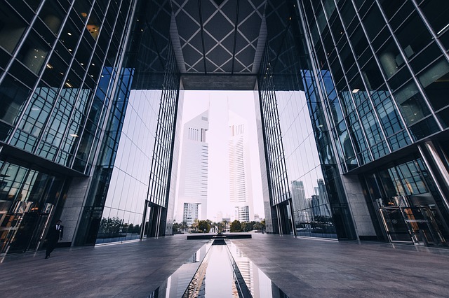 Téléchargement gratuit d'une image gratuite d'architecture en arc de bâtiment de Dubaï à modifier avec l'éditeur d'images en ligne gratuit GIMP