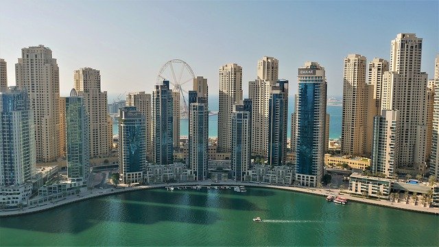 Descargue gratis la imagen gratuita del agua de la arquitectura de la ciudad de Dubai para editarla con el editor de imágenes en línea gratuito GIMP