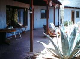 Descarga gratuita Duran H. Summers Patio en Apache Junction, Arizona, 1960 foto o imagen gratis para editar con el editor de imágenes en línea GIMP