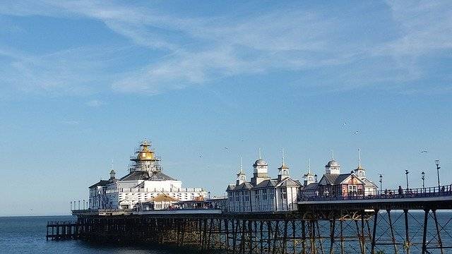 تنزيل مجاني Eastbourne Seaside Pier - صورة مجانية أو صورة ليتم تحريرها باستخدام محرر الصور عبر الإنترنت GIMP