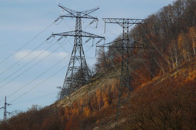 免费下载能源柱高压 400 kv 免费图片以使用 GIMP 免费在线图像编辑器进行编辑