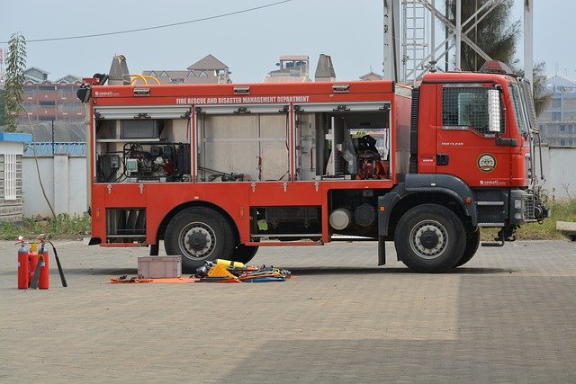 Free download engine firetruck fire fighting free picture to be edited with GIMP free online image editor