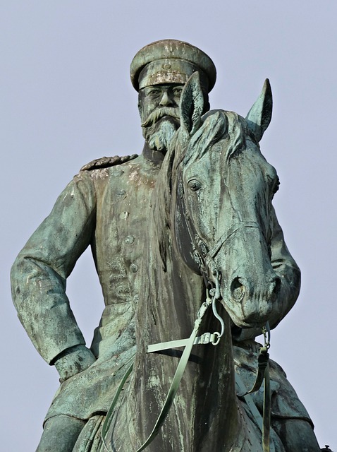 Бесплатно скачать конную статую Людвига IV бесплатное изображение для редактирования с помощью бесплатного онлайн-редактора изображений GIMP