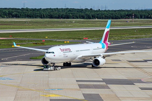 ดาวน์โหลดฟรีเครื่องบินสนามบิน eurowings dus ฟรีเพื่อแก้ไขด้วย GIMP โปรแกรมแก้ไขรูปภาพออนไลน์ฟรี