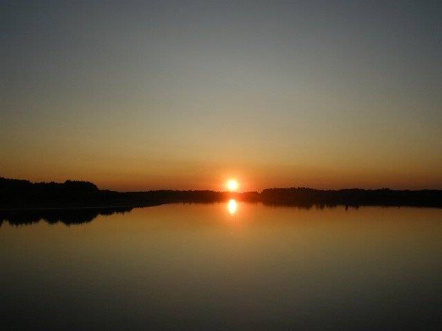 הורדה חינם של Evening River Sunset - תמונה או תמונה בחינם לעריכה עם עורך התמונות המקוון של GIMP