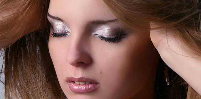 Scarica gratis occhi bella ragazza capelli labbra foto gratis da modificare con GIMP editor di immagini online gratuito