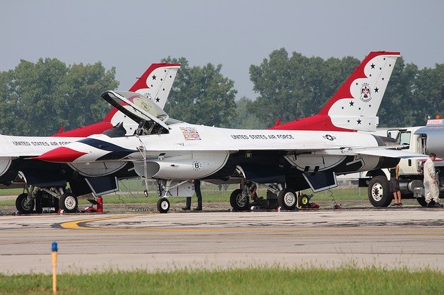 Free download f 16 thunderbirds jet fighter free picture to be edited with GIMP free online image editor