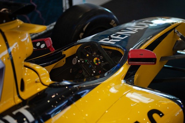تنزيل مجاني لعجلة قيادة السيارة F1 صورة مجانية لتحريرها باستخدام محرر الصور المجاني عبر الإنترنت من GIMP