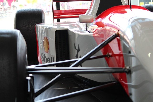 قم بتنزيل صورة مجانية لسباق F1 motorsport engine car مجانًا ليتم تحريرها باستخدام محرر الصور المجاني عبر الإنترنت من GIMP