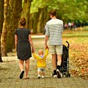 Family walking  screen for extension Chrome web store in OffiDocs Chromium