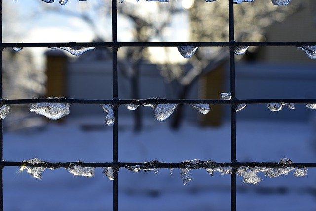 무료 다운로드 울타리 와이어 얼음 겨울 무료 사진은 김프 무료 온라인 이미지 편집기로 편집할 수 있습니다.