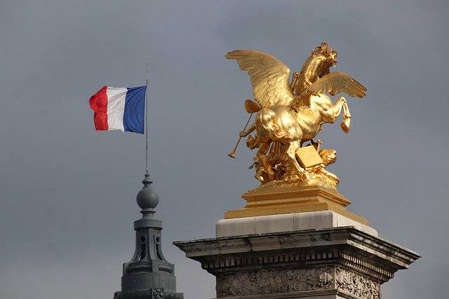 Téléchargement gratuit de Flag France Monument - photo ou image gratuite à éditer avec l'éditeur d'images en ligne GIMP