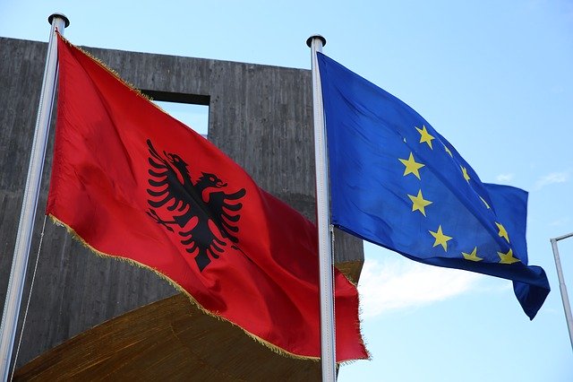 Descarga gratuita banderas albania ue europa símbolo imagen gratis para editar con GIMP editor de imágenes en línea gratuito