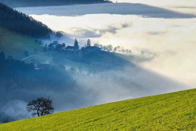 Скачать бесплатно туман холм трава природа туман бесплатное изображение для редактирования с помощью бесплатного онлайн-редактора изображений GIMP