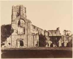 تحميل مجاني Fountains Abbey. يمكن تحرير صورة عامة أو صورة مجانية للجبهة الغربية باستخدام محرر الصور عبر الإنترنت GIMP