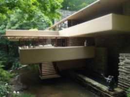 Unduh gratis foto atau gambar gratis Frank Lloyd Wrights Fallingwater untuk diedit dengan editor gambar online GIMP