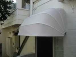 Freestanding Aawnings 무료 사진 또는 GIMP 온라인 이미지 편집기로 편집할 사진 다운로드