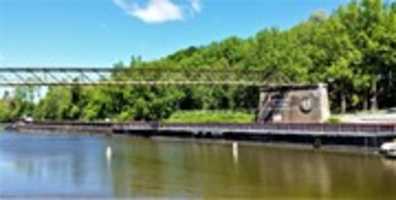 Free download Genny Barge Heading East At Lock 27 6.7.2017 1024x 517 ( Large) free photo or picture to be edited with GIMP online image editor