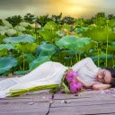 Girl and bouquet of flowers  screen for extension Chrome web store in OffiDocs Chromium
