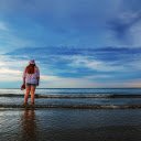 Girl and ocean waves  screen for extension Chrome web store in OffiDocs Chromium