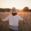 Girl in the field  screen for extension Chrome web store in OffiDocs Chromium