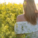 Girl in the flower garden  screen for extension Chrome web store in OffiDocs Chromium