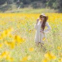 Girl in the yellow flower garden  screen for extension Chrome web store in OffiDocs Chromium