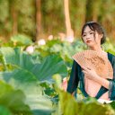 Girl sitting in lotus pond  screen for extension Chrome web store in OffiDocs Chromium