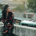 Girl standing on the roof  screen for extension Chrome web store in OffiDocs Chromium