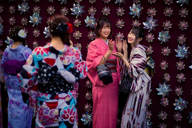 Scarica gratis ragazze donne kimono tradizione immagine gratuita da modificare con GIMP editor di immagini online gratuito